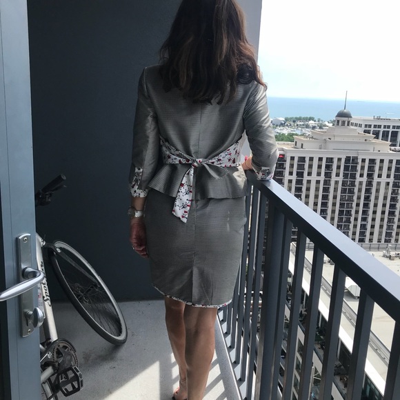 Meet your top 10% seller and posh ambassador ๐๐๐โค๏ธโค๏ธโค๏ธ - Picture 3 of 8